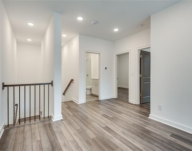 513 Burton Drive - Photo Thumbnail 24