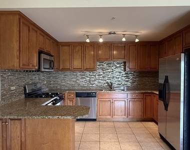 7050 183rd Street - Photo Thumbnail 1