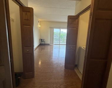 7050 183rd Street - Photo Thumbnail 7