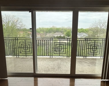 7050 183rd Street - Photo Thumbnail 8