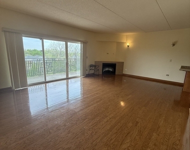 7050 183rd Street - Photo Thumbnail 5