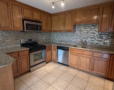 7050 183rd Street - Photo Thumbnail 2