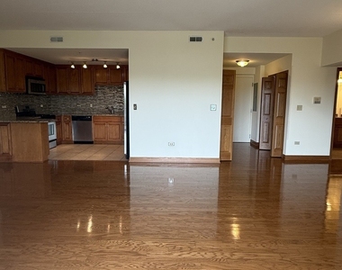 7050 183rd Street - Photo Thumbnail 10