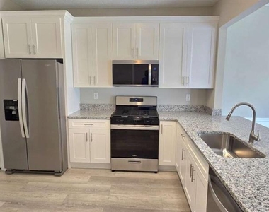 3611 Gainesway Trace - Photo Thumbnail 12