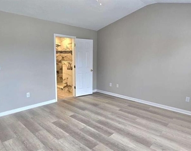 3611 Gainesway Trace - Photo Thumbnail 42
