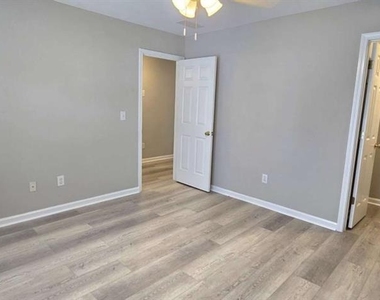 3611 Gainesway Trace - Photo Thumbnail 30