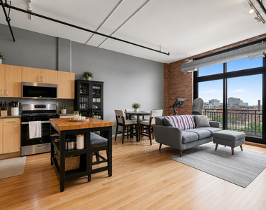 2024 S Wabash Avenue - Photo Thumbnail 1