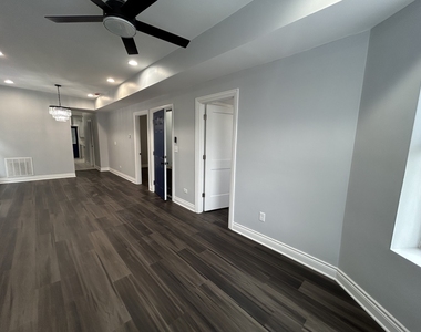 7940 S Carpenter Street - Photo Thumbnail 15