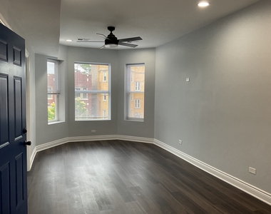 7940 S Carpenter Street - Photo Thumbnail 6