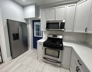 7940 S Carpenter Street - Photo Thumbnail 18