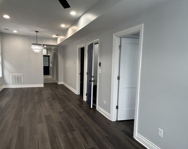 7940 S Carpenter Street - Photo Thumbnail 10