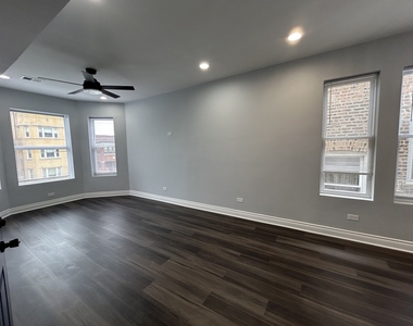 7940 S Carpenter Street - Photo Thumbnail 12