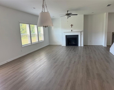 30 Everly Way - Photo Thumbnail 2