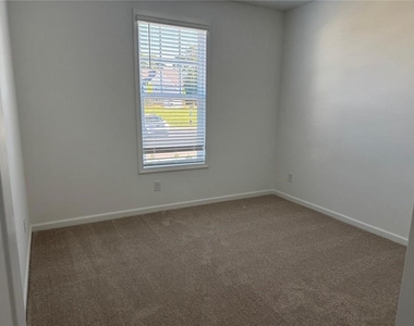 30 Everly Way - Photo Thumbnail 9