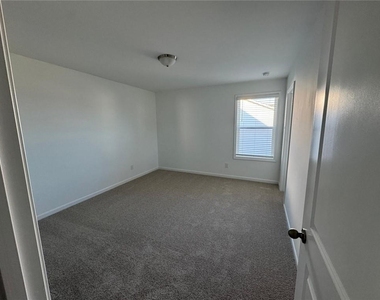 30 Everly Way - Photo Thumbnail 6