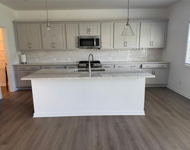 30 Everly Way - Photo Thumbnail 3