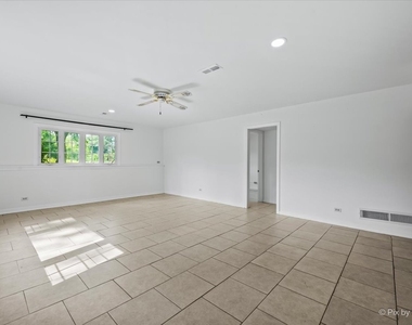 116 S Deerpath Road - Photo Thumbnail 23