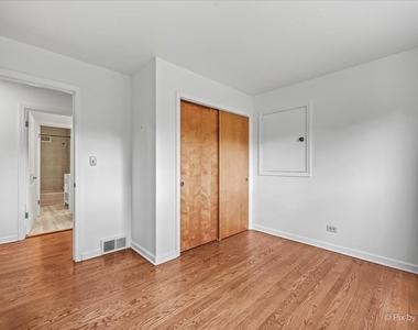 116 S Deerpath Road - Photo Thumbnail 20