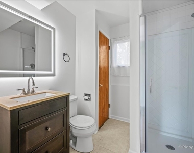 116 S Deerpath Road - Photo Thumbnail 27
