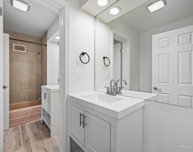 116 S Deerpath Road - Photo Thumbnail 16