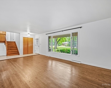 116 S Deerpath Road - Photo Thumbnail 3