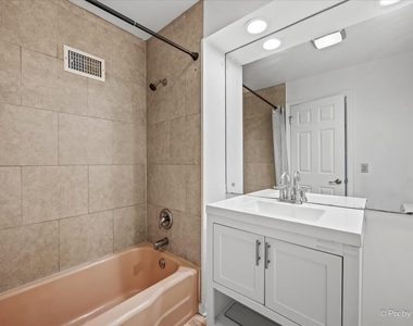 116 S Deerpath Road - Photo Thumbnail 15