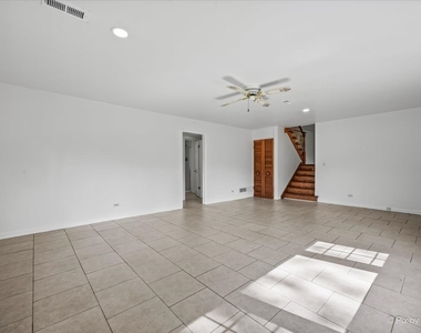 116 S Deerpath Road - Photo Thumbnail 24