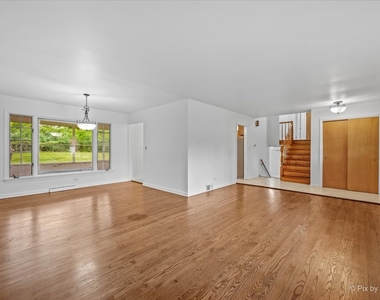 116 S Deerpath Road - Photo Thumbnail 4