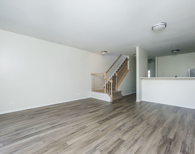 2943 Kentshire Circle - Photo Thumbnail 3