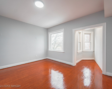 6720 S Paxton Avenue - Photo Thumbnail 8
