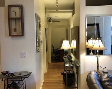 208 W Washington Street - Photo Thumbnail 6