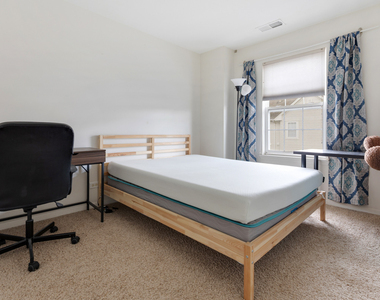 726 Hanbury Drive - Photo Thumbnail 12