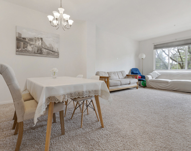 726 Hanbury Drive - Photo Thumbnail 3