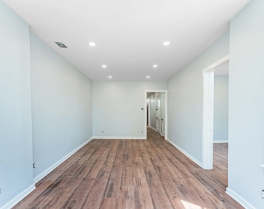 3720 W Eddy Street - Photo Thumbnail 3