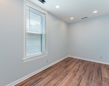 3720 W Eddy Street - Photo Thumbnail 9