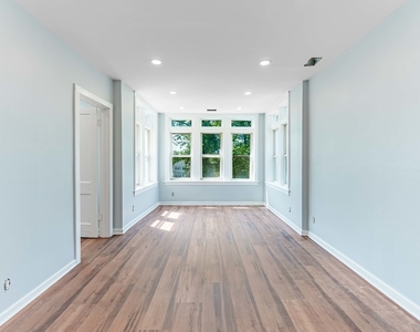 3720 W Eddy Street - Photo Thumbnail 4