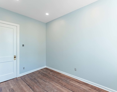3720 W Eddy Street - Photo Thumbnail 5