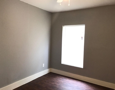 2711 Avenue K - Photo Thumbnail 8