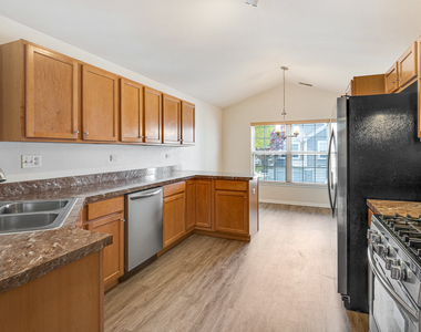 2409 Wilton Lane - Photo Thumbnail 12