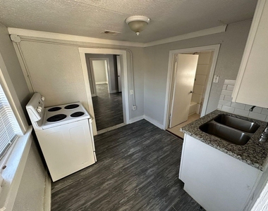 412 N 8th Street - Photo Thumbnail 3