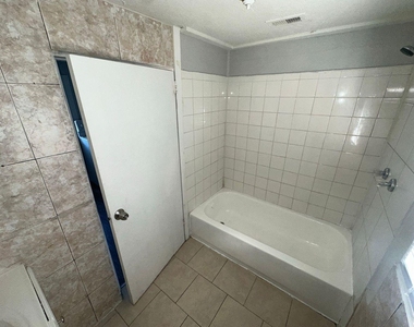 412 N 8th Street - Photo Thumbnail 14
