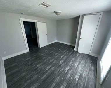 412 N 8th Street - Photo Thumbnail 8
