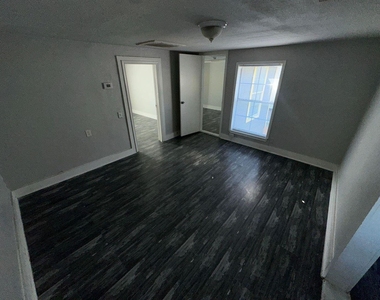 412 N 8th Street - Photo Thumbnail 7