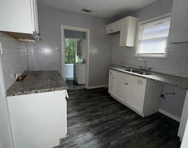 3012 Live Oak Street - Photo Thumbnail 5