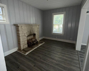 3012 Live Oak Street - Photo Thumbnail 3