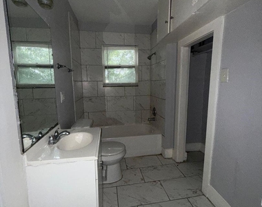 3012 Live Oak Street - Photo Thumbnail 7