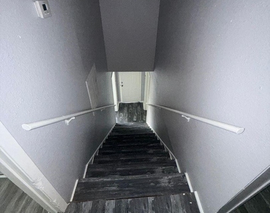 3012 Live Oak Street - Photo Thumbnail 6