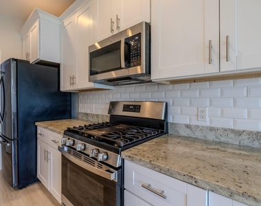 2422 Cardinal Drive - Photo Thumbnail 5