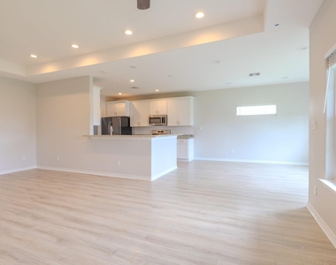 2422 Cardinal Drive - Photo Thumbnail 9