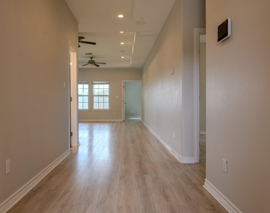 2422 Cardinal Drive - Photo Thumbnail 12